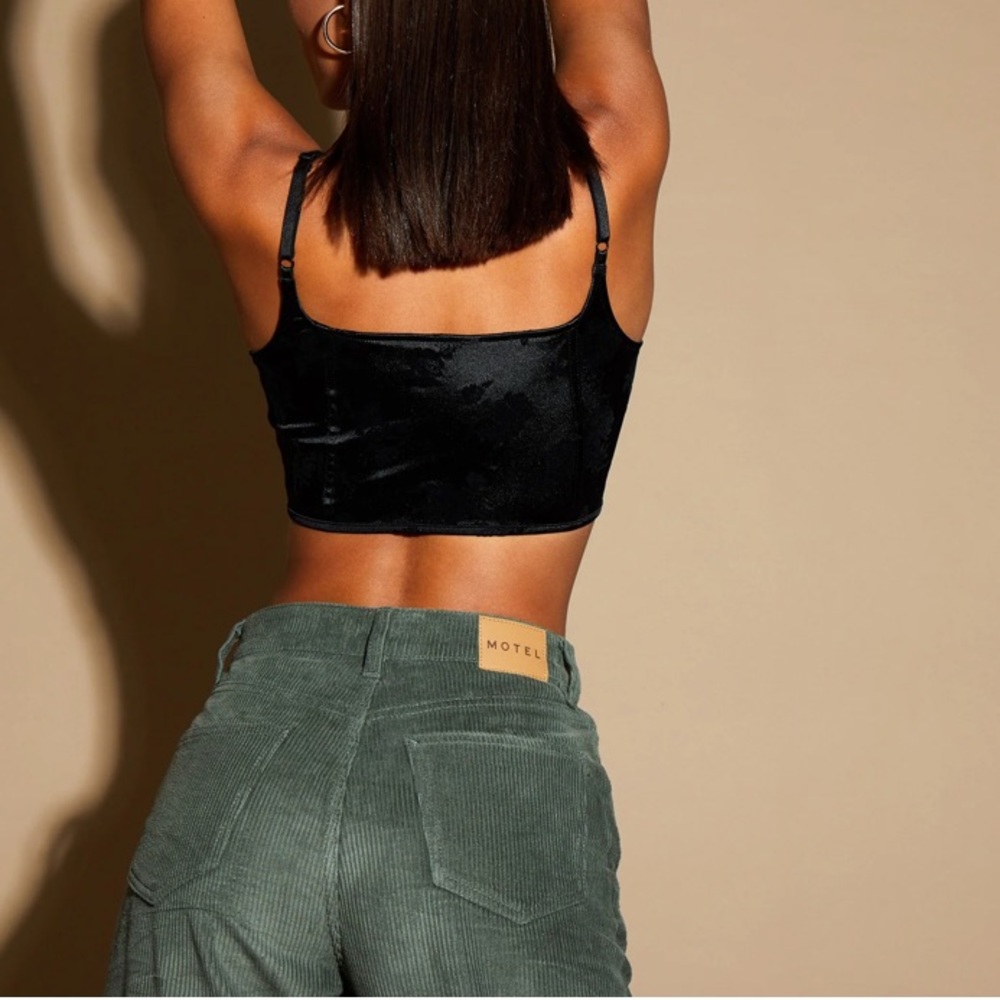 Elicia Crop Top in Black Rose Flock